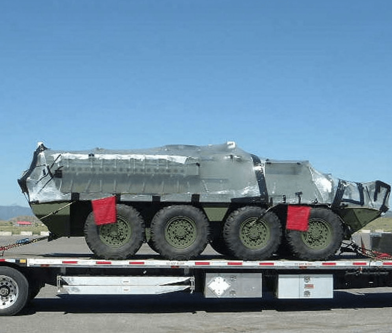 2 Bunk Load Leveler and 4 Ramp System 8 ft x 18 in for 24 in Step Deck Trailers 23500 lb Capacity